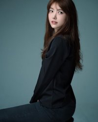 Song Si-yeon