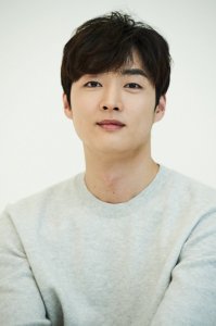 Kang Young-seok