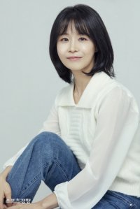 Kang Eun-jin