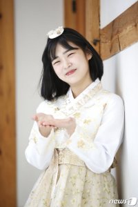 Shin Hye-ji