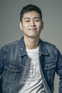 Lee Kyo-yeob