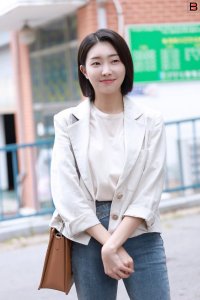 Lee Bom-so-ri