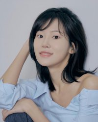 Kim Min-jung-V