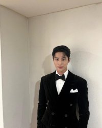 "Lovely Runner" Byeon Woo-seok, 187cm Suit-Fit