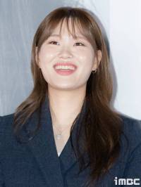 Uhm Ji-yoon