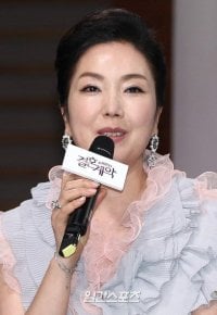 Lee Hwi-hyang