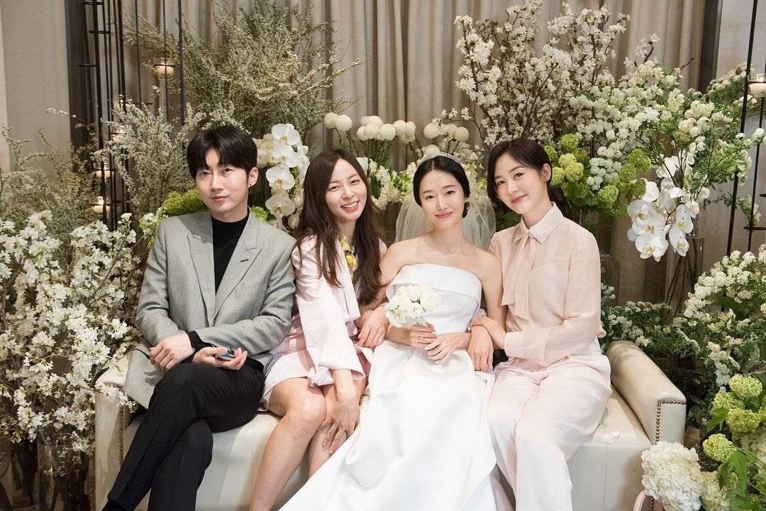 Lee Jung-hyun Shares Candid Wedding Shots on Instagram @ HanCinema