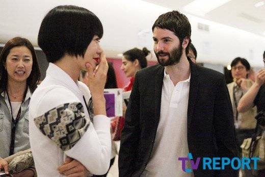 Bae Doona Dating History: Reason Behind 'The Silent Sea' Star's Split with  Jim Sturgess + Rumored Romance with 'Sense 8' Co-Star Son Seok Ku