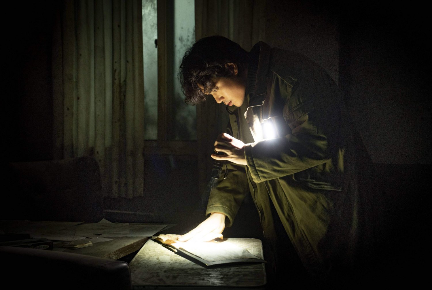 Hancinemas Film Review Guimoon The Lightless Door Hancinema 