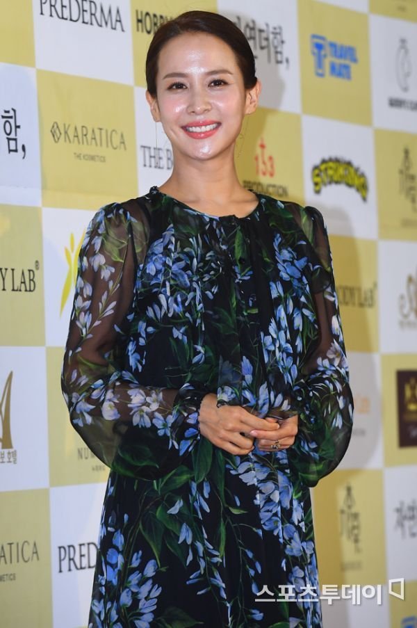 Cho Yeo Jeong Considers New Kbs 2tv Drama Woman Of 9 9 Billion Hancinema The Korean Movie And Drama Database