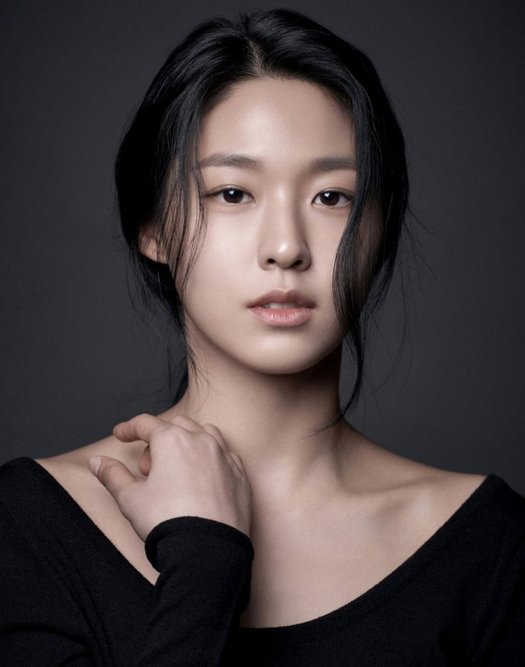 Kim Seolhyun (김설현) @ HanCinema