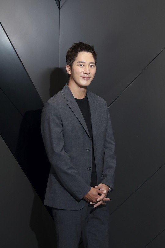 Lee Wan (이완) @ HanCinema