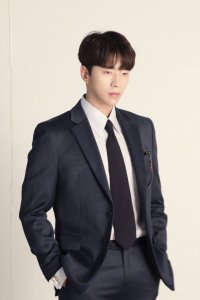 Yoon Hyun-min