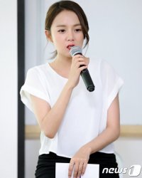 Kang Eun-bi