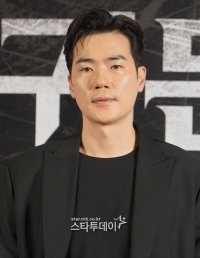 Kim Kang-woo