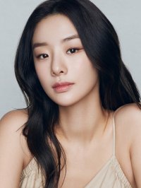 Stephanie Lee