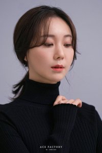 Lee Yoo-young