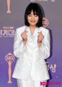 Kim Min-seo-V