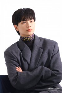 Yook Sung-jae