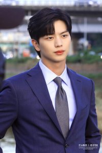 Yook Sung-jae