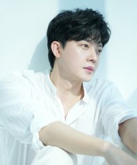 Min Ji-hyuk