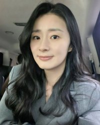 Yum Ji-young