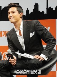 Daniel Henney