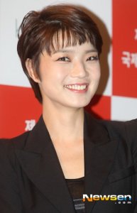 Ahn Young-mi