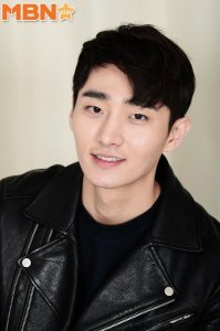 Shin Kang-woo